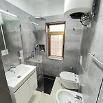 Vlora Guest House 아파트 *