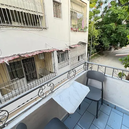Vlora Guest House 아파트