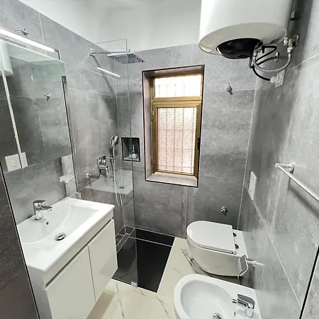 Vlora Guest House Apartman *